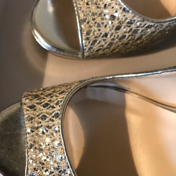 Gold and silver glittery sling heels Size 9 peep toe Wedding bridal party - Picture 4 of 7